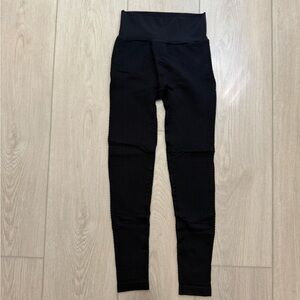 Ryderwear Scrunch Bottom Black Textured Leggings